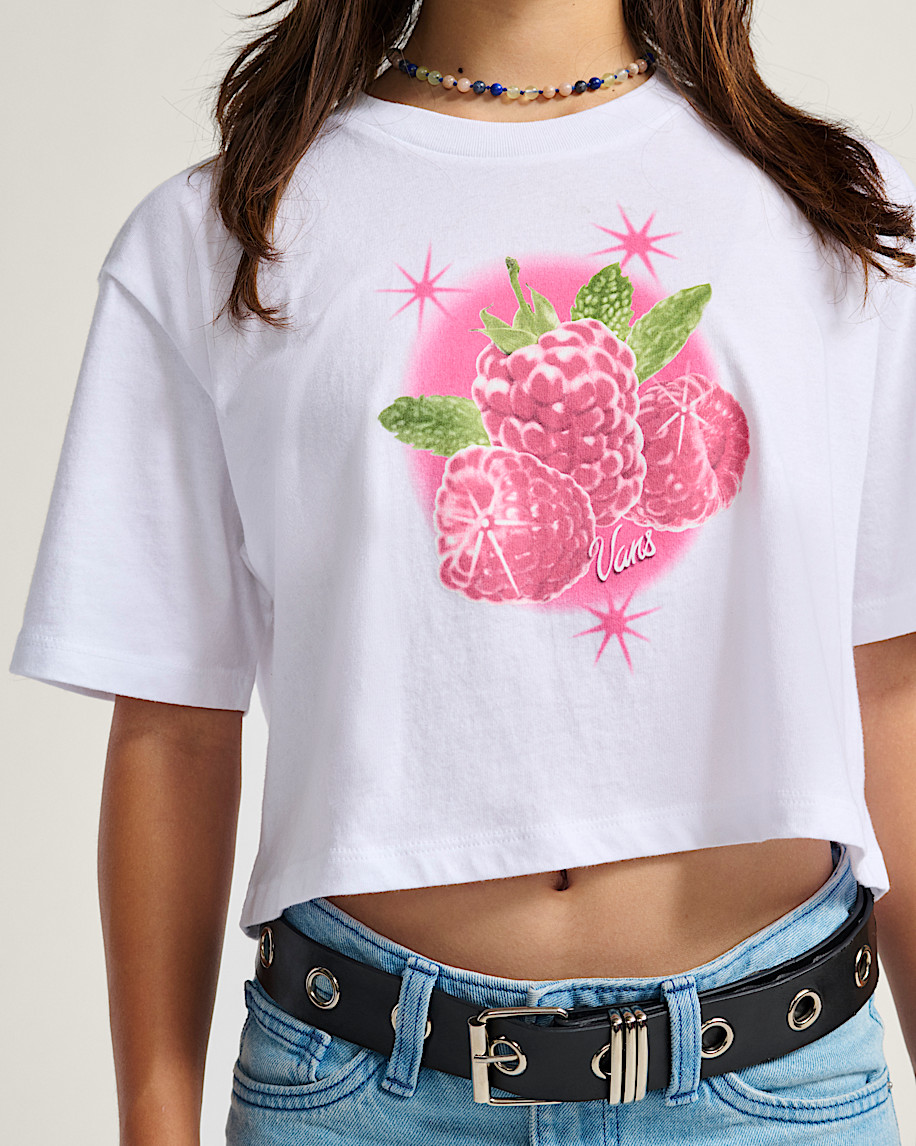 barn star berries crop t-shirt