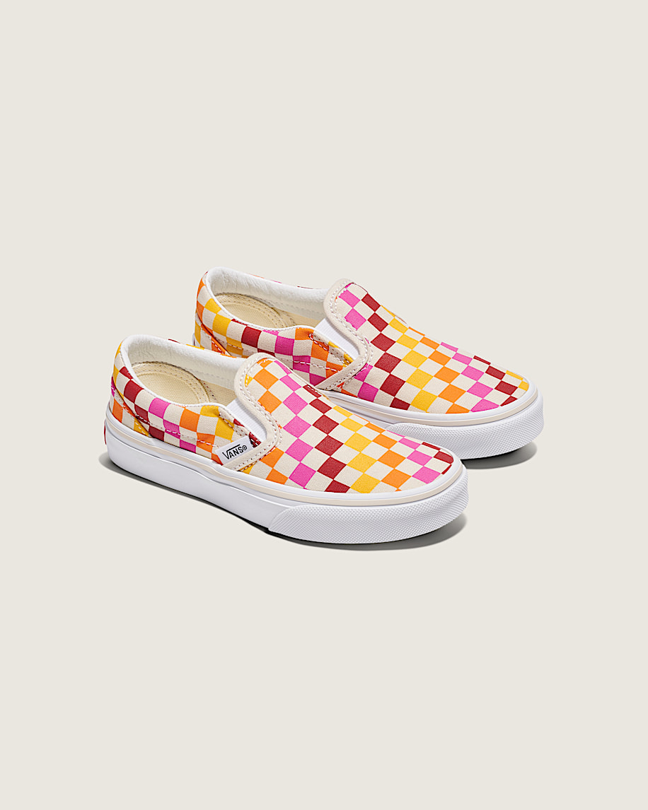 klassiska slip-on-skor för små barn i schackrutigt utförande