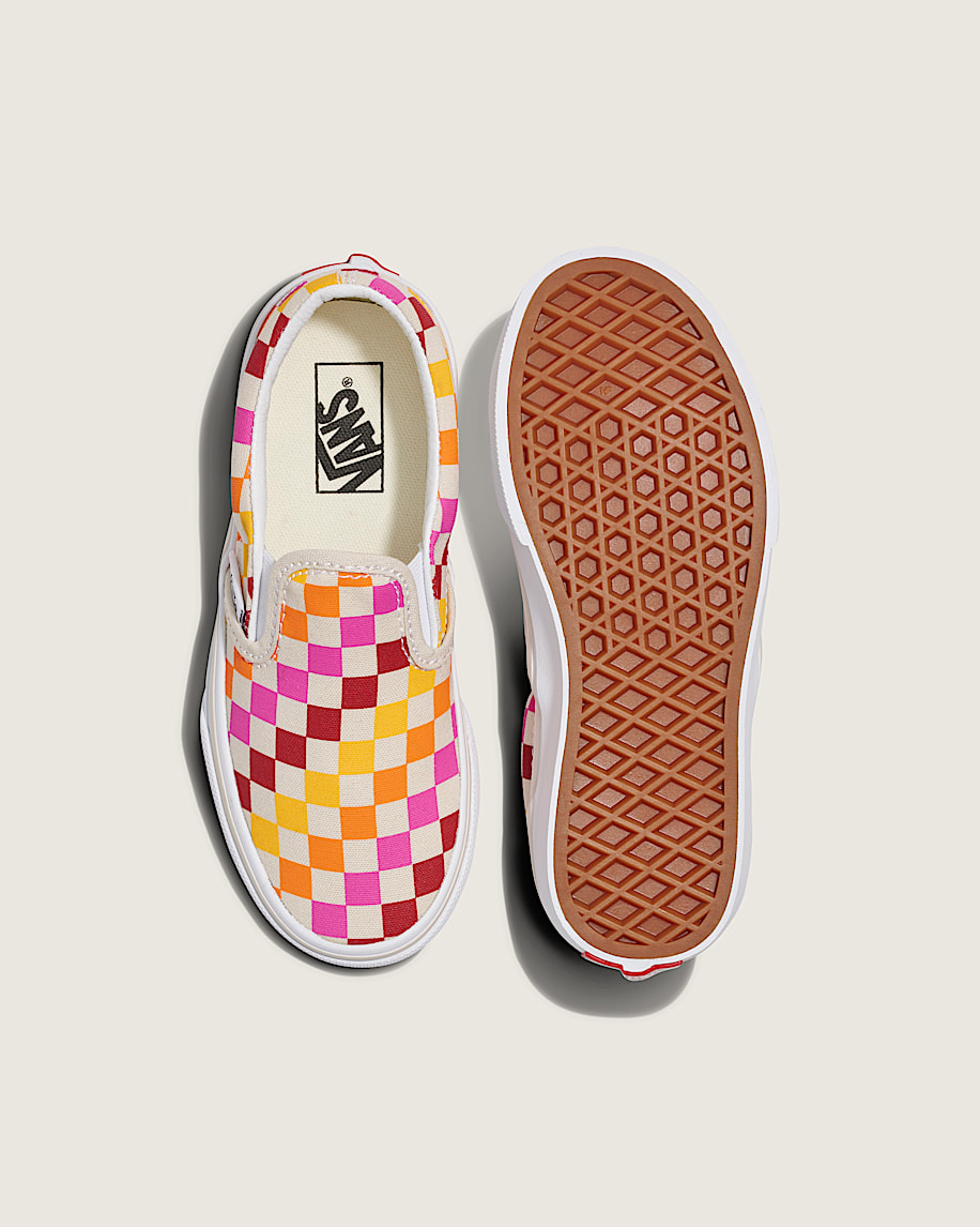 klassiska slip-on-skor för små barn i schackrutigt utförande