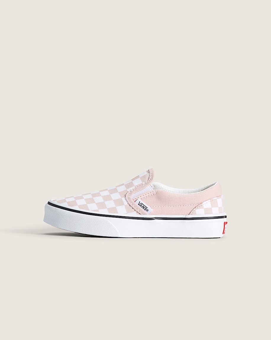 klassiska slip-on-skor för små barn i schackrutigt utförande