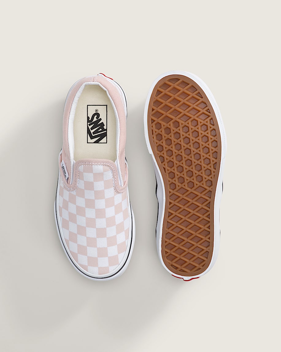 klassiska slip-on-skor för små barn i schackrutigt utförande