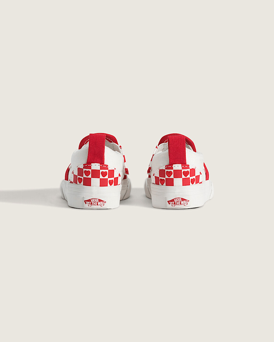klassiska slip-on v-formade rutiga skor för småbarn