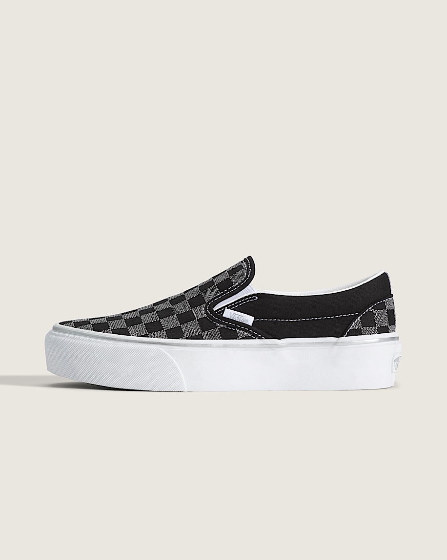 klassisk slip-on-plattformssko med schackrutmönster