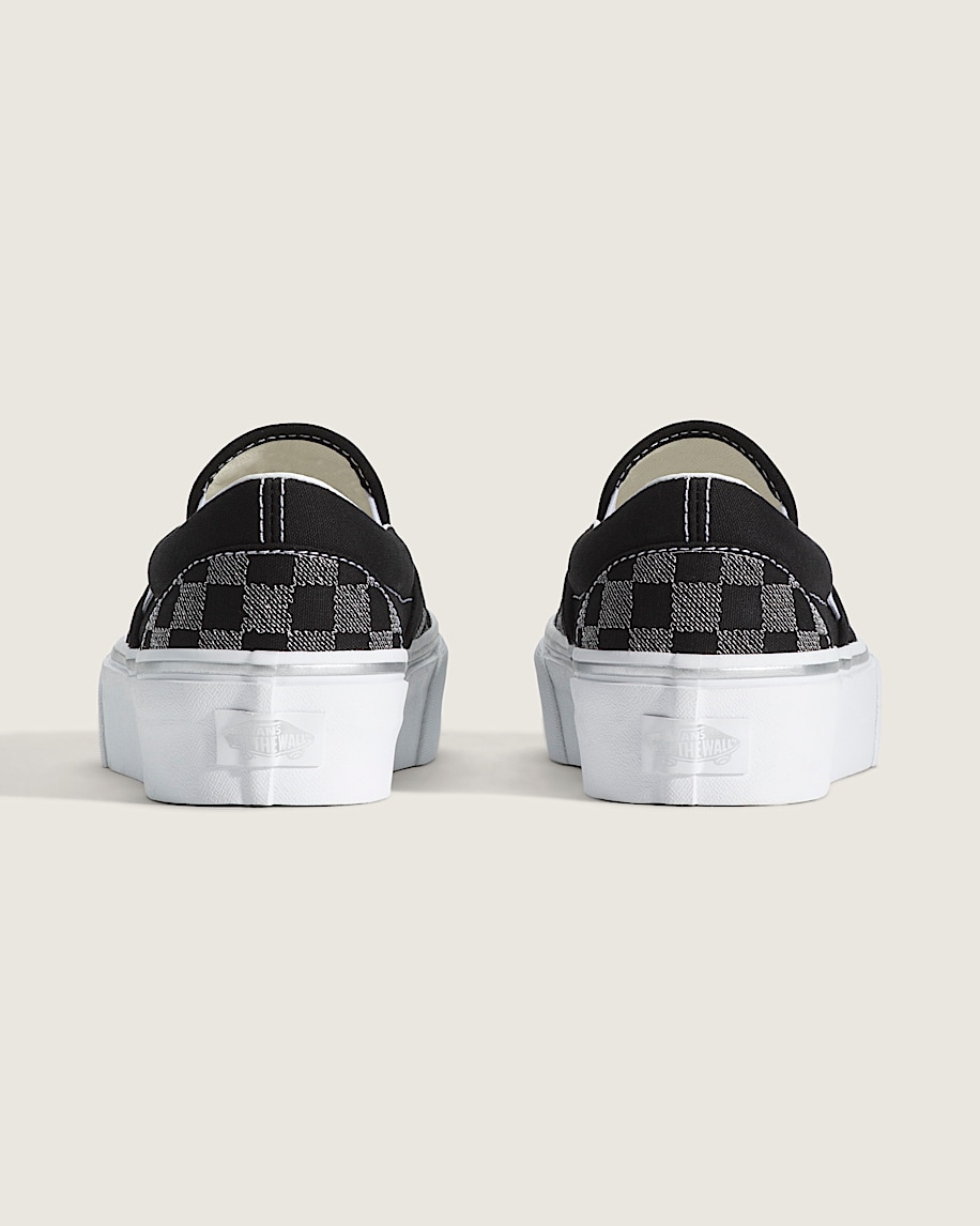 klassisk slip-on-plattformssko med schackrutmönster