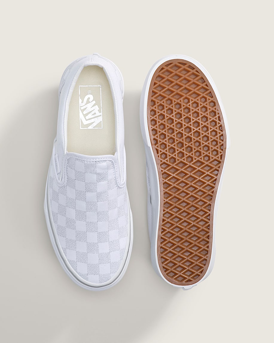 klassisk slip-on-plattformssko med schackrutmönster
