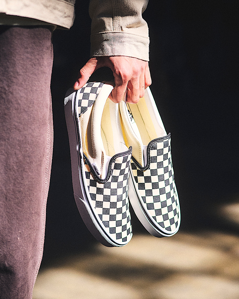 klassisk slip-on-sko med rutmönster