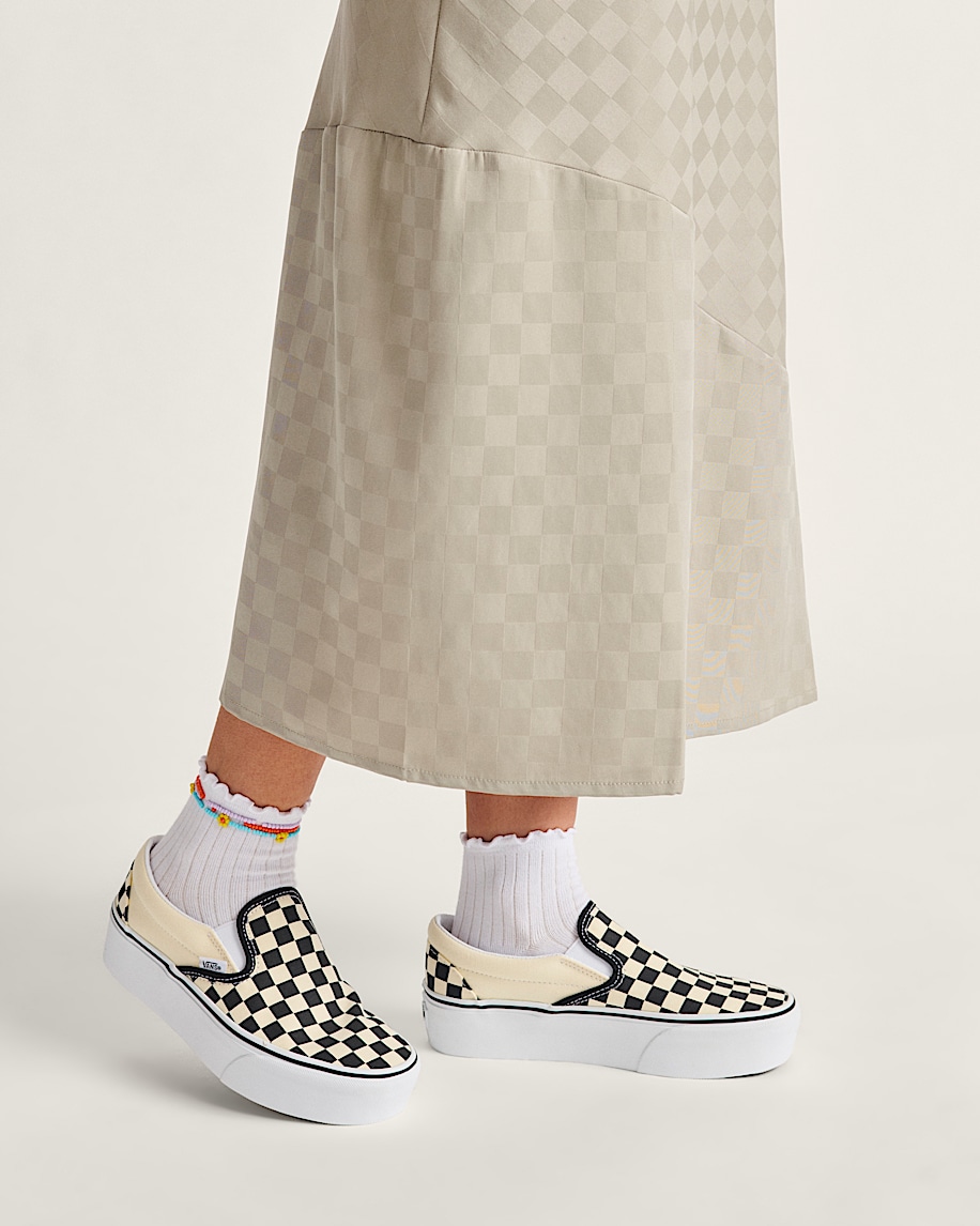 klassisk slip-on rutmönsterplattformssko