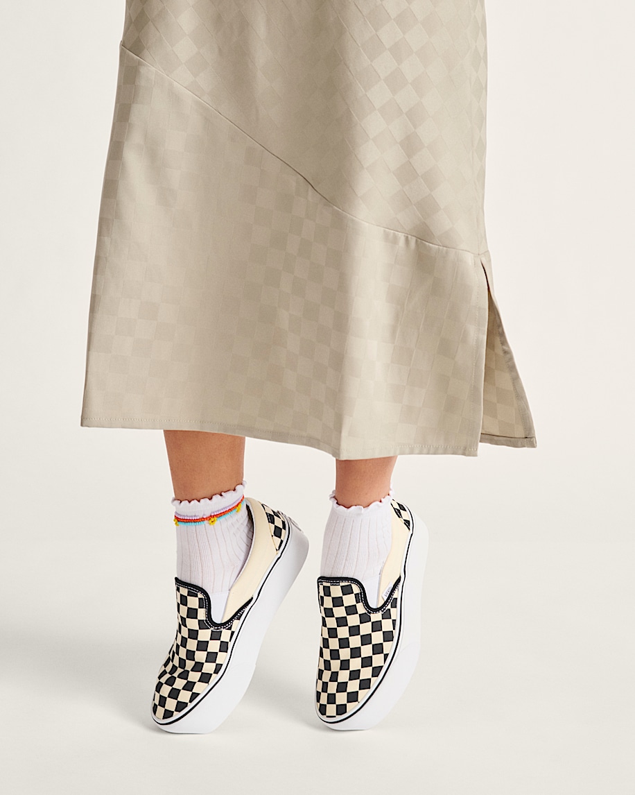 klassisk slip-on rutmönsterplattformssko
