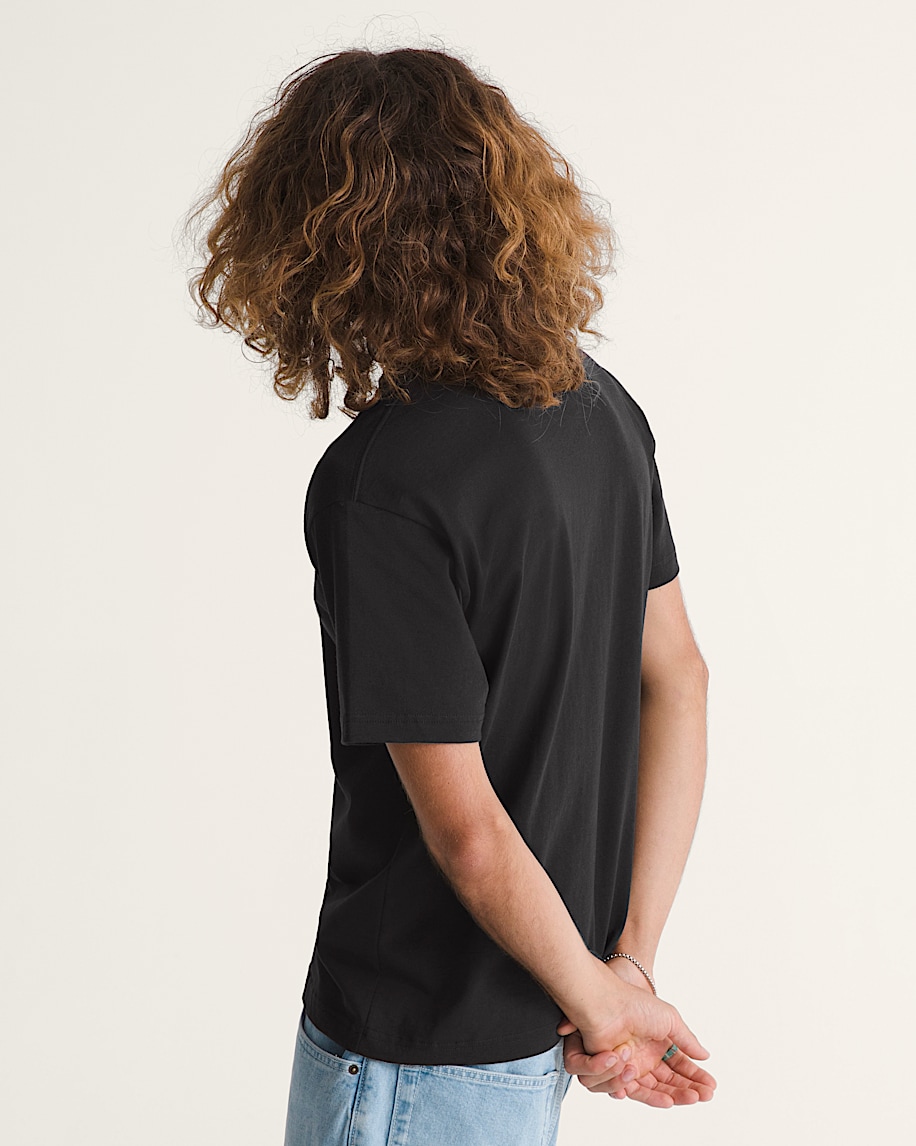 ny t-shirt med vänster bröst