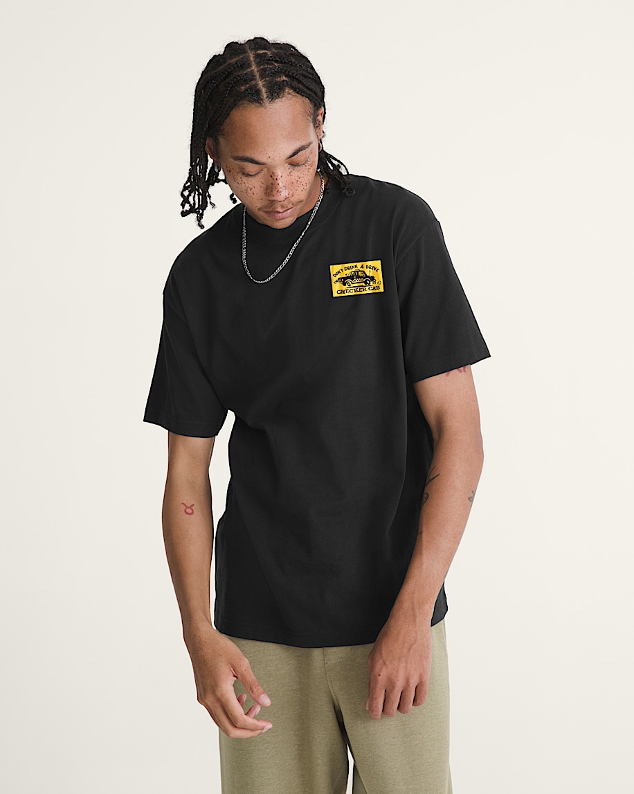 muggar med skum t-shirt