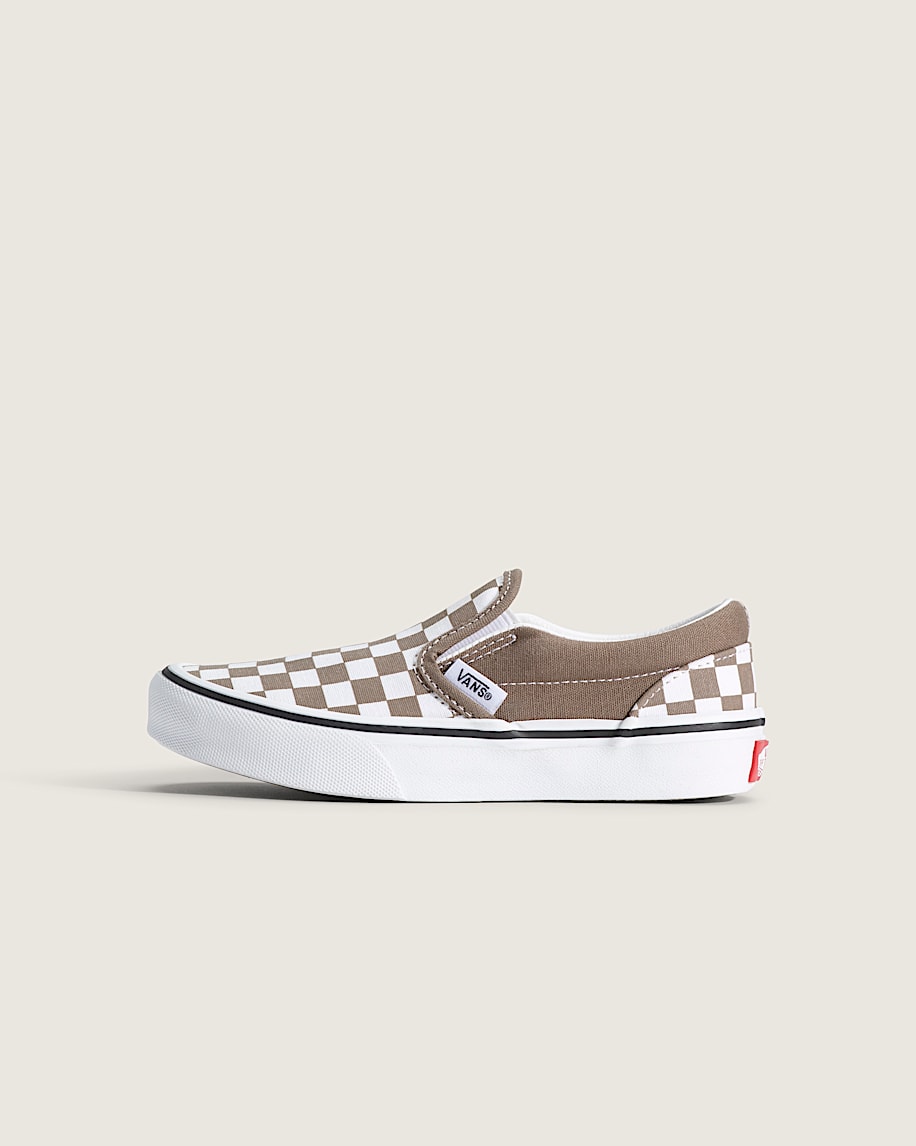 klassiska slip-on-skor för små barn i schackrutigt utförande