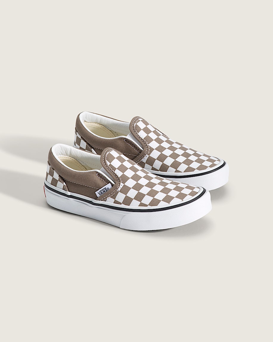 klassiska slip-on-skor för små barn i schackrutigt utförande