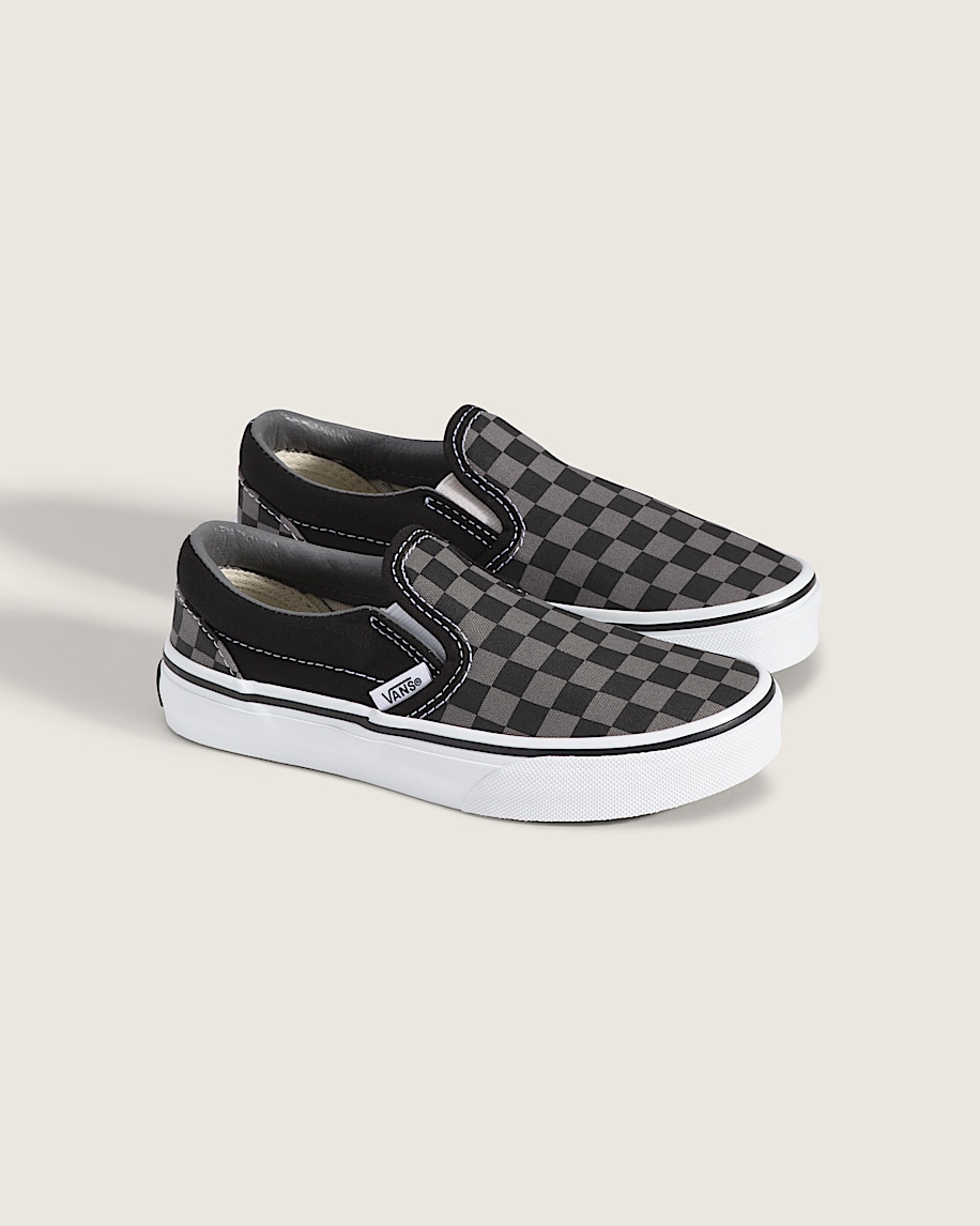 klassiska slip-on-skor för små barn i schackrutigt utförande