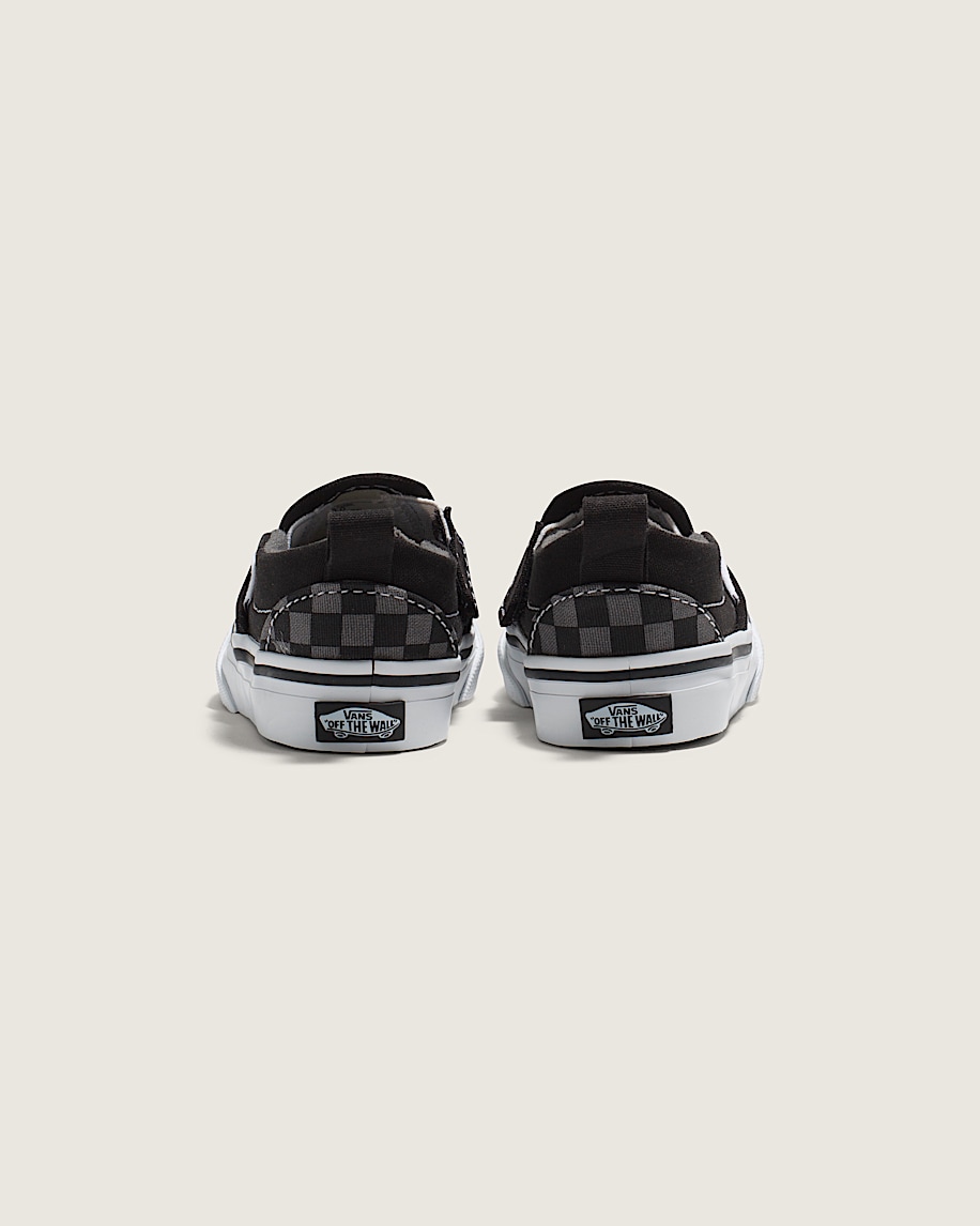 klassiska slip-on v-formade rutiga skor för småbarn